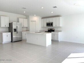 2324 Green Valley St in Daytona Beach, FL - Building Photo - Building Photo