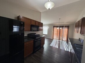 404 Wynchat Dr in O'Fallon, MO - Building Photo - Building Photo