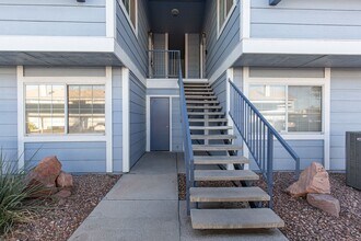 5370 Angler Cir in Las Vegas, NV - Building Photo - Building Photo