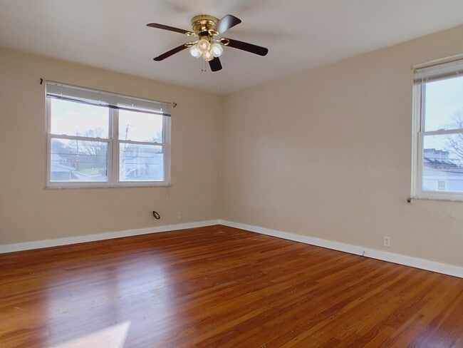 1801 Devonshire Rd in Coraopolis, PA - Building Photo - Building Photo