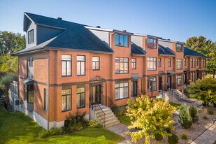 411 Mousseau-Vermette Av in Dorval, QC - Building Photo