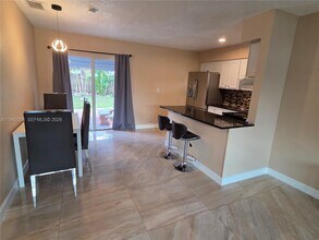 6270 NW 14th St in Sunrise, FL - Building Photo - Building Photo