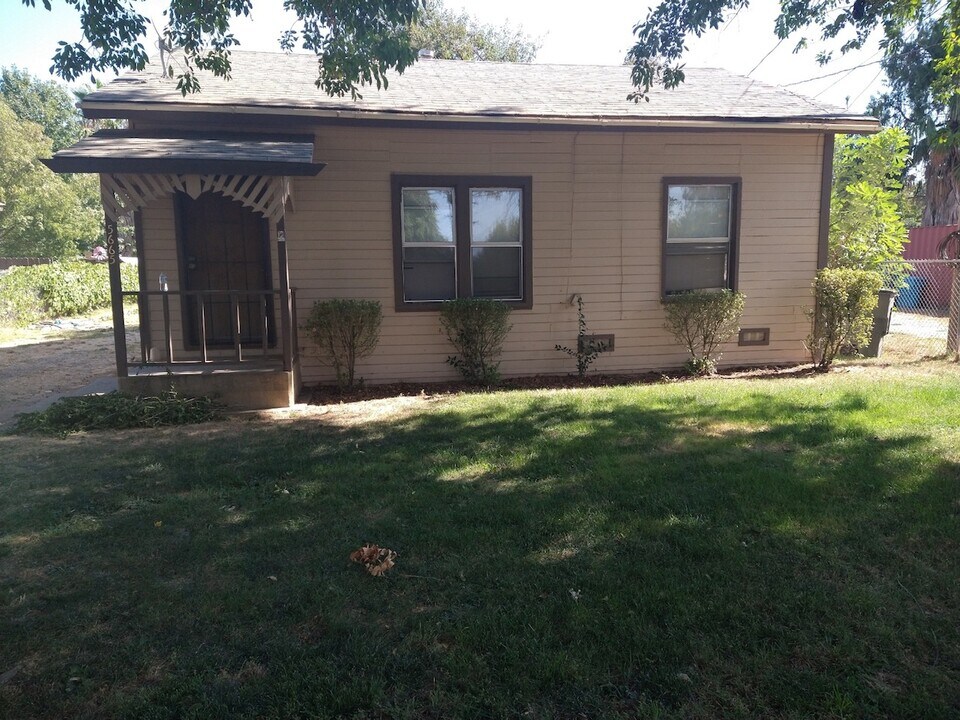 5665 N Gledhill Ave in Olivehurst, CA - Building Photo
