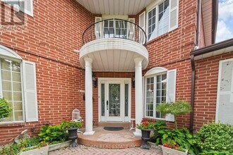 4099 Fieldgate Dr in Mississauga, ON - Building Photo - Building Photo
