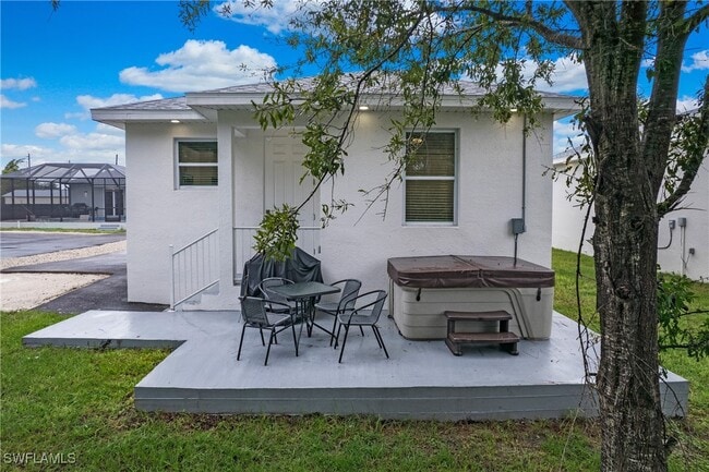 property at 26951 N Riverside Dr