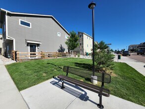 2002 Blinding Pt in Colorado Springs, CO - Building Photo - Building Photo