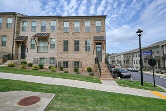 4240 Hickory Pne Aly in Doraville, GA - Building Photo - Building Photo