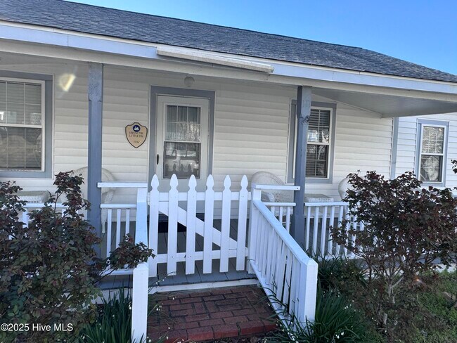 117 S Elm St in Swansboro, NC - Building Photo - Building Photo