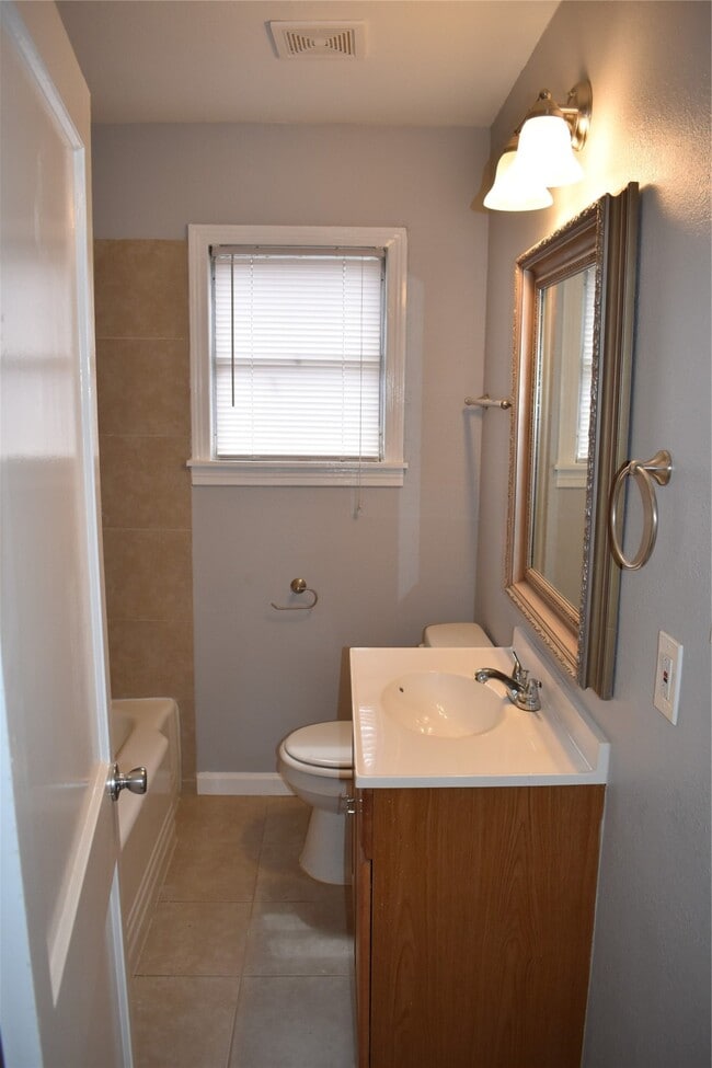 property at 904 Wisconsin St