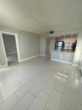 714 Executive Center Dr in West Palm Beach, FL - Building Photo - Building Photo