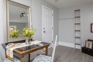 8302 Lake Ave in Cleveland, OH - Building Photo