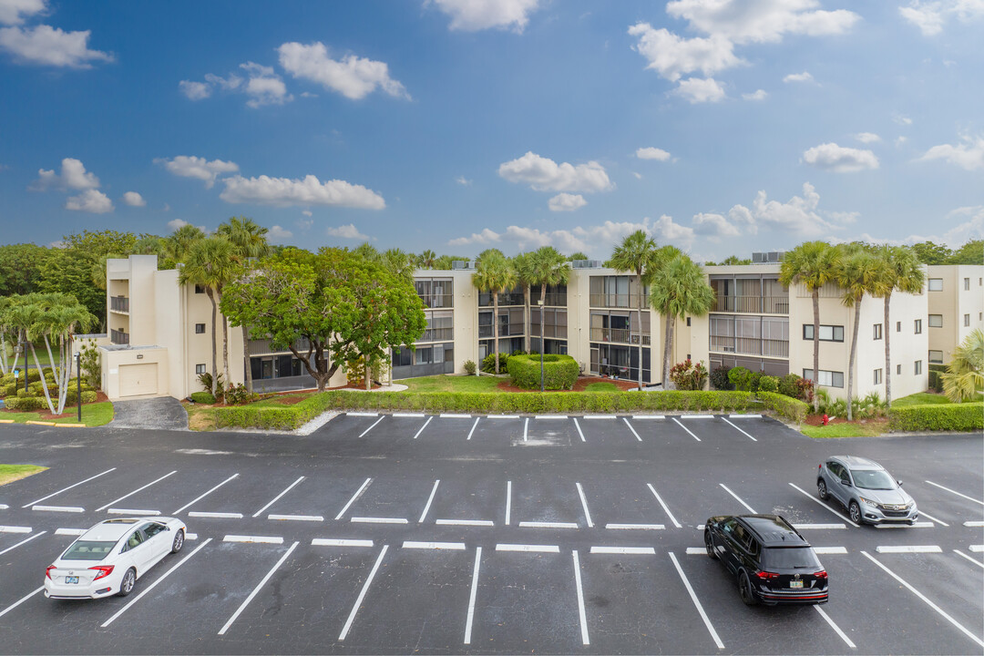 Banyan Condominiums in Delray Beach, FL - Building Photo