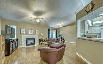 2156 St Martins Dr W in Jacksonville, FL - Building Photo - Building Photo