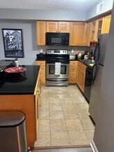 2222 Detroit Ave, Unit 418 in Cleveland, OH - Building Photo - Building Photo