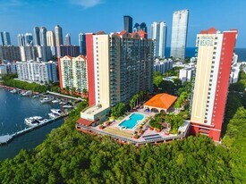 16900 N Bay Rd in Sunny Isles Beach, FL - Building Photo