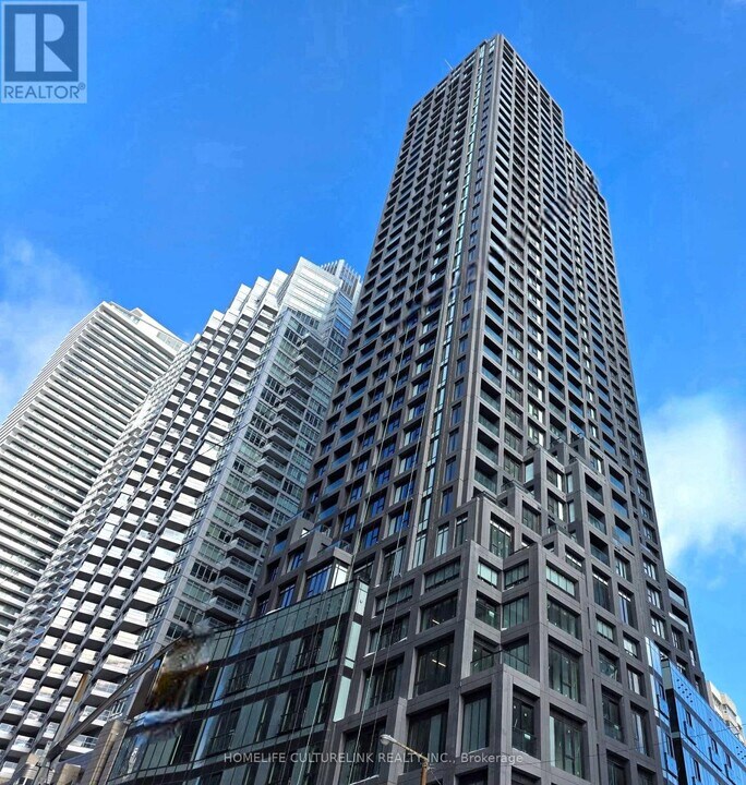 20 Soudan Ave in Toronto, ON - Building Photo