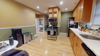 33 Walter St in Medford, MA - Building Photo