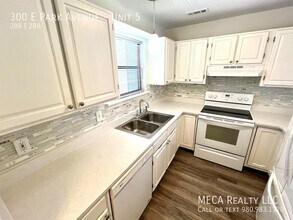 300 E Park Ave in Charlotte, NC - Building Photo - Building Photo