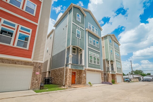 2106 Bidwell Dr in Houston, TX - Building Photo - Building Photo