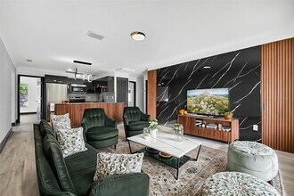 2401 42nd St S in St. Petersburg, FL - Building Photo - Building Photo