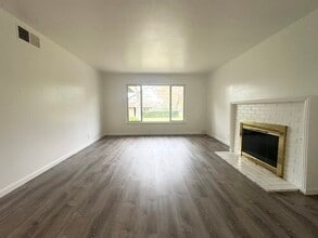 3521 Los Alamos Way in Sacramento, CA - Building Photo - Building Photo