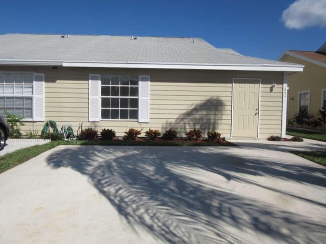 property at 1654 Royal Forest Ct