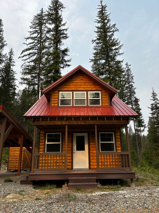 1120 N F D 4895 in Libby, MT - Building Photo