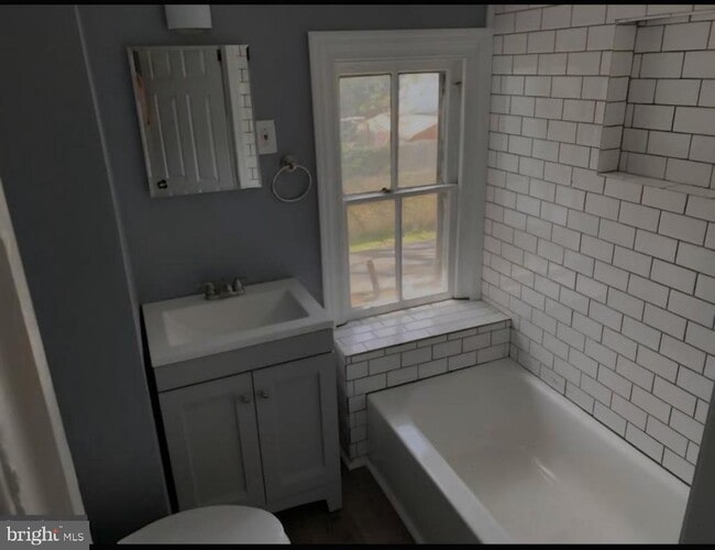 365 N Evans St in Pottstown, PA - Building Photo - Building Photo