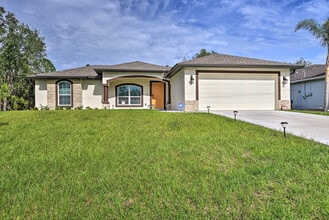 2894 Maximo Rd in North Port, FL - Building Photo - Building Photo