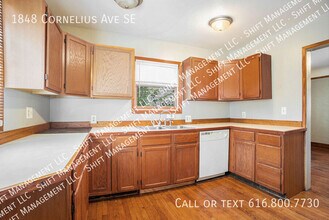 1848 Cornelius Ave SE in Grand Rapids, MI - Building Photo - Building Photo