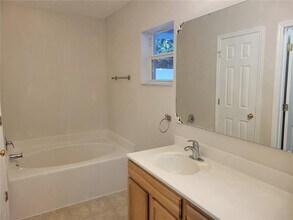 2230 Tealwood Circle in Tavares, FL - Building Photo - Building Photo