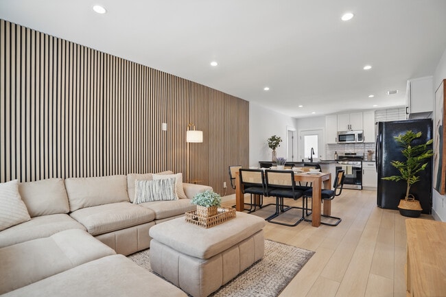 6702 Saint Clair Ave, Unit ADU in North Hollywood, CA - Building Photo - Building Photo