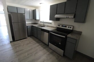 408 N 4th St in Klamath Falls, OR - Foto de edificio - Building Photo