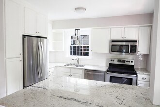 1004 Baywood Ct in Richmond, VA - Building Photo - Building Photo