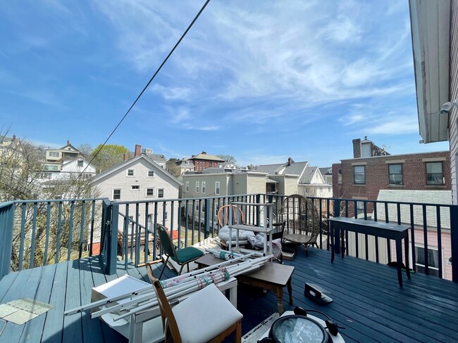 585 Somerville Ave, Unit 1A