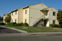 1145 N Lincoln St in Dixon, CA - Building Photo - Building Photo