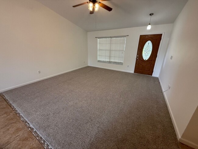 8 Berry Dr in Mascotte, FL - Building Photo - Building Photo