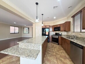 116 Augusta Course Ave in Las Vegas, NV - Building Photo - Building Photo