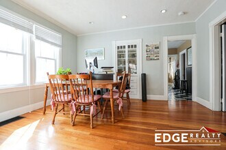 11 Frederika St, Unit 1 in Boston, MA - Foto de edificio - Building Photo