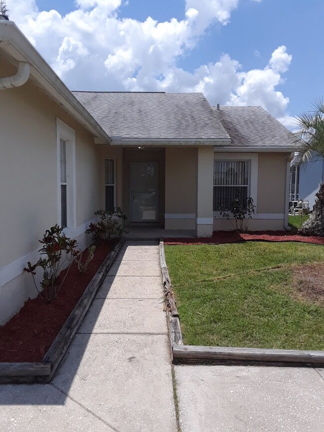 209 Indian Point Cir in Kissimmee, FL - Building Photo - Building Photo