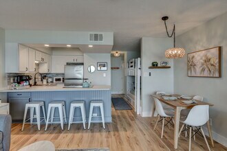 1311 Lake Park Blvd S in Carolina Beach, NC - Building Photo - Building Photo