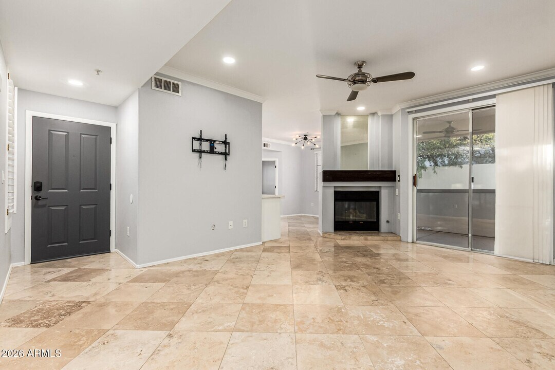 2992 N Miller Rd in Scottsdale, AZ - Foto de edificio