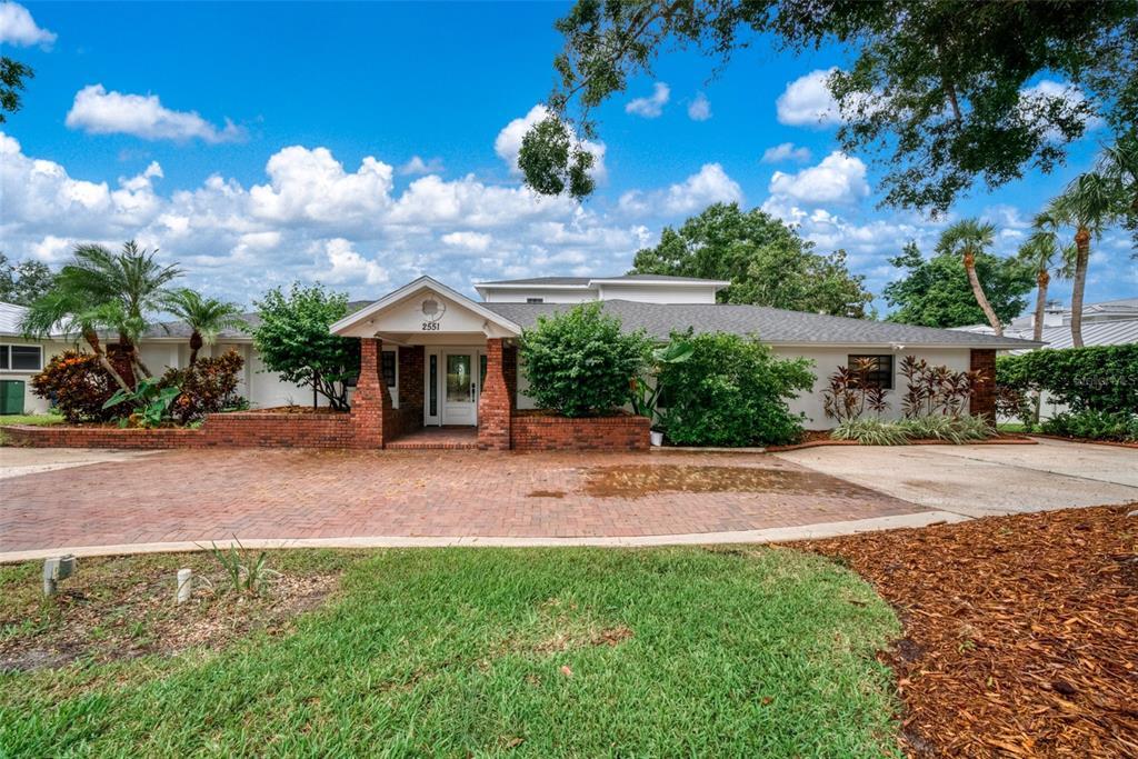 2551 Lakeview Dr in Sebring, FL - Building Photo