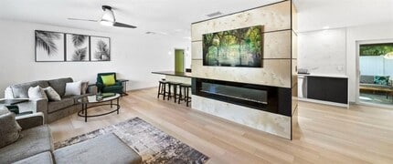 11123 117th Way in Largo, FL - Building Photo - Building Photo