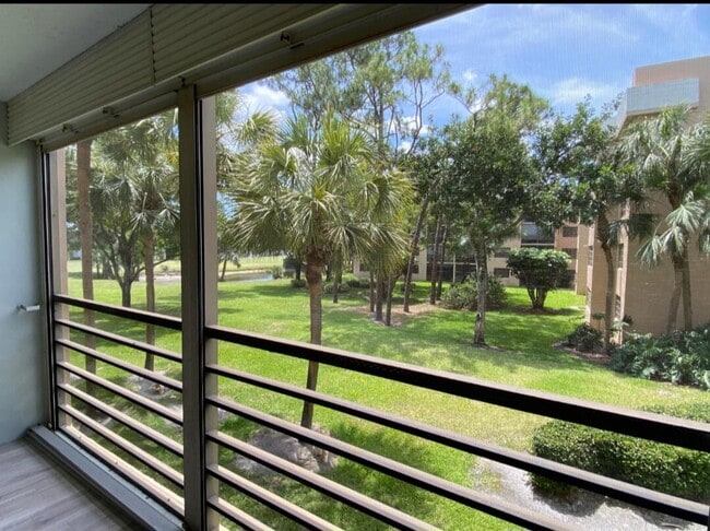 property at 4700 Lucerne Lakes Blvd W