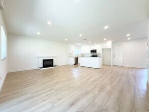 4921 Loma Ct in Carlsbad, CA - Building Photo - Building Photo
