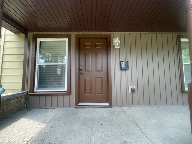 property at 1020 Sigsbee St SE