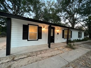 311 Floyd St in Winnsboro, TX - Building Photo - Building Photo