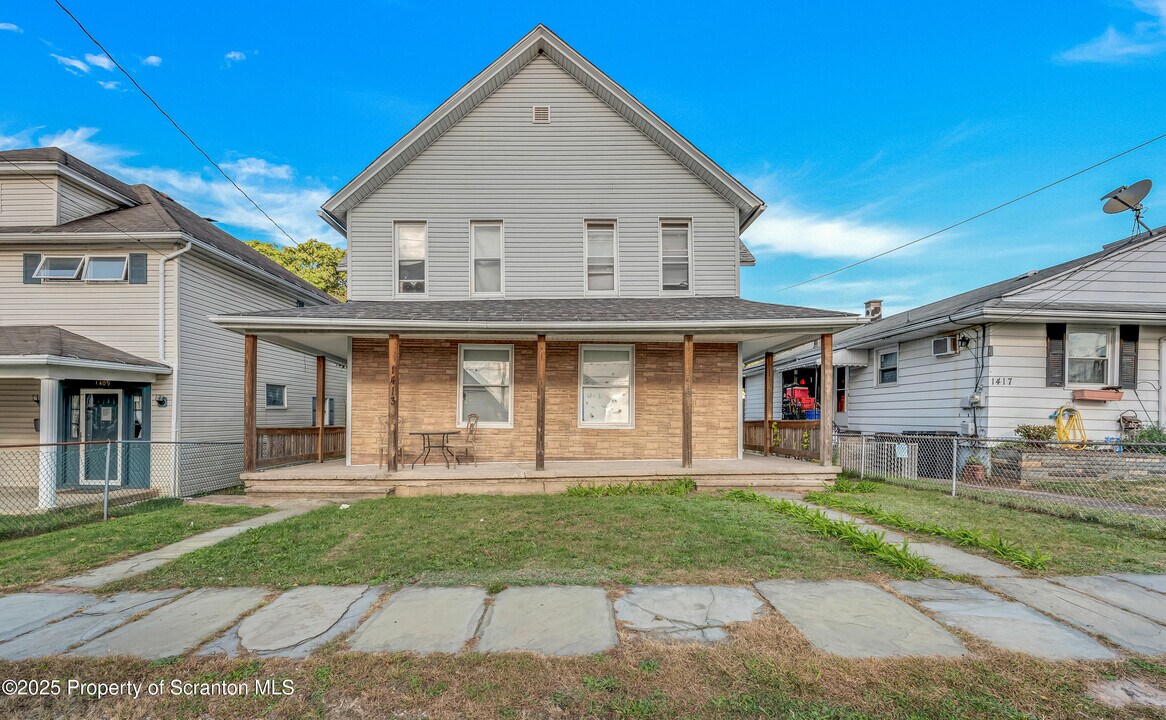 1413-1415 N Lincoln Ave in Scranton, PA - Building Photo