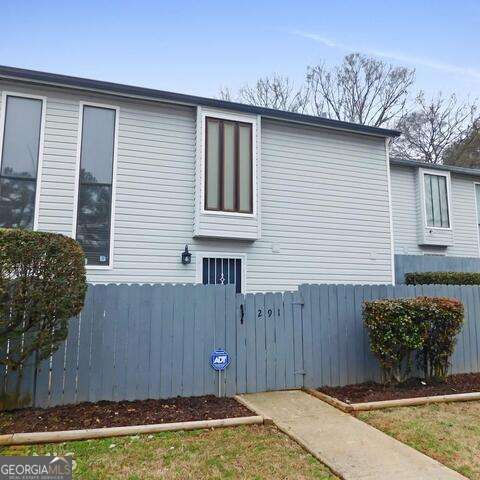 property at 291 Country Club Dr